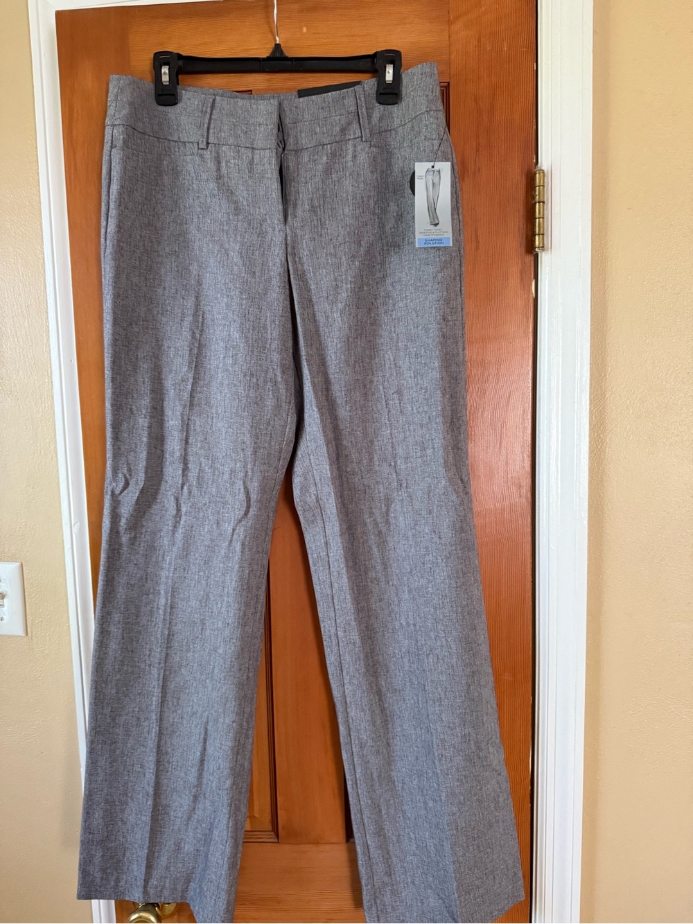 NWT Apt 9 gray heathered straight leg pants, mid rise. Size 10L